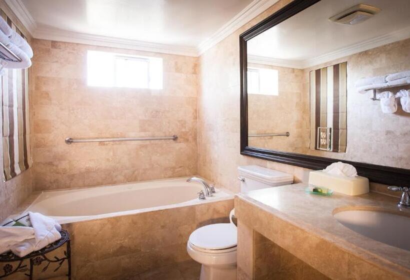 סוויטה עם מרפסת, Best Western Plus Sunset Plaza