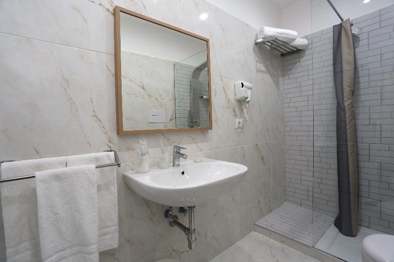 סוויטה, Best Western Plus Sunset Plaza