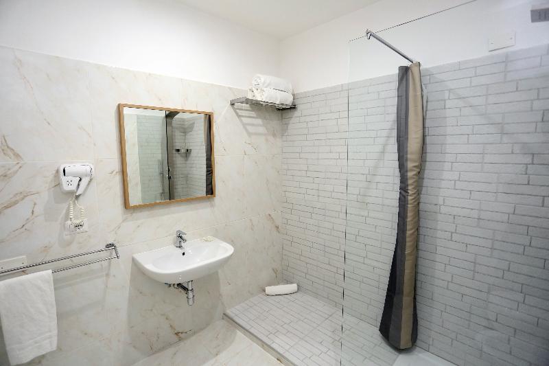 סוויטה, Best Western Plus Sunset Plaza