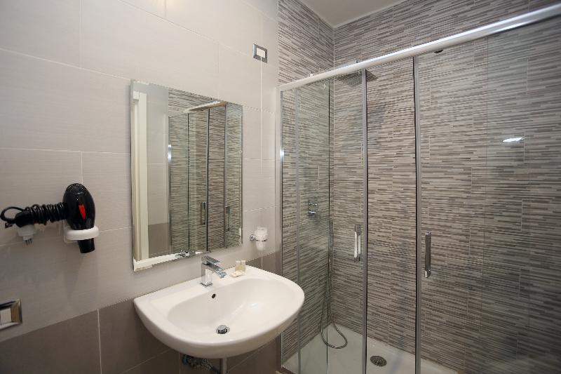 סוויטה, Best Western Plus Sunset Plaza