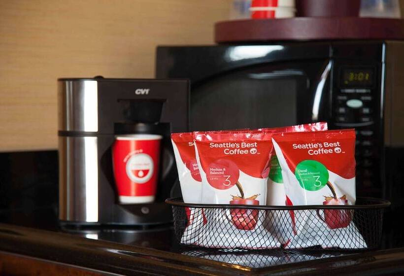 סוויטה עם ג'קוזי, Best Western Plus Sunset Plaza