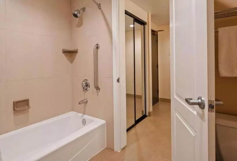 سوئیت با تخت بزرگ, Best Western Plus West Covina Inn