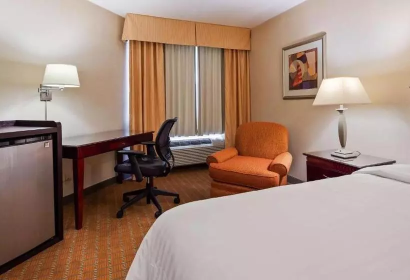 اتاق استاندارد با تخت بزرگ برای معلولان, Best Western Plus West Covina Inn