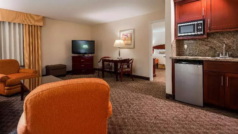 سوئیت با تخت بزرگ, Best Western Plus West Covina Inn