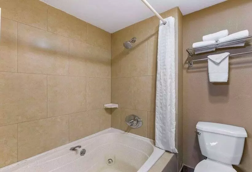 سوییت, Best Western Royal Sun Inn & Suites