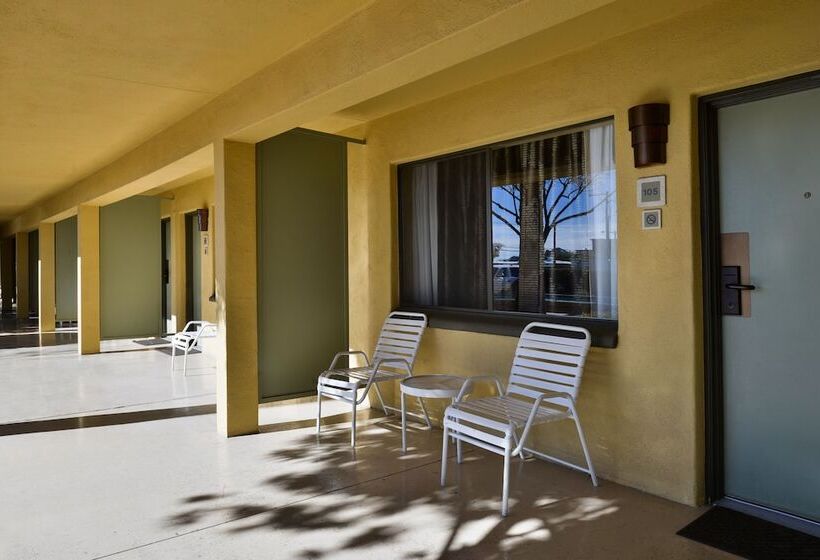 سوییت, Best Western Royal Sun Inn & Suites