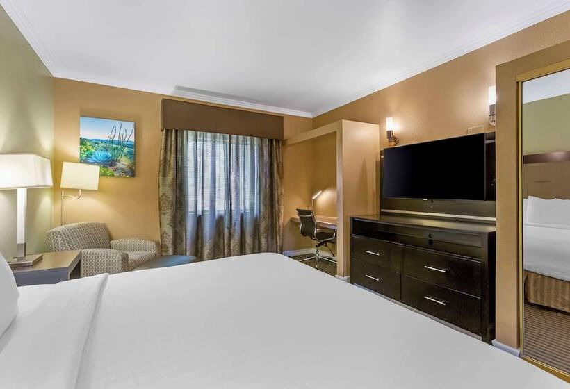 سوییت, Best Western Royal Sun Inn & Suites