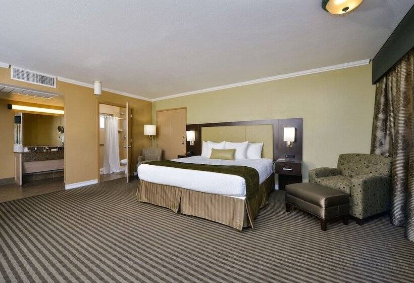 سوییت, Best Western Royal Sun Inn & Suites