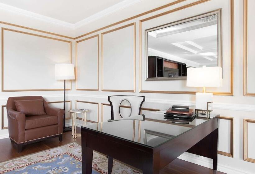 スイート, Boston Harbor