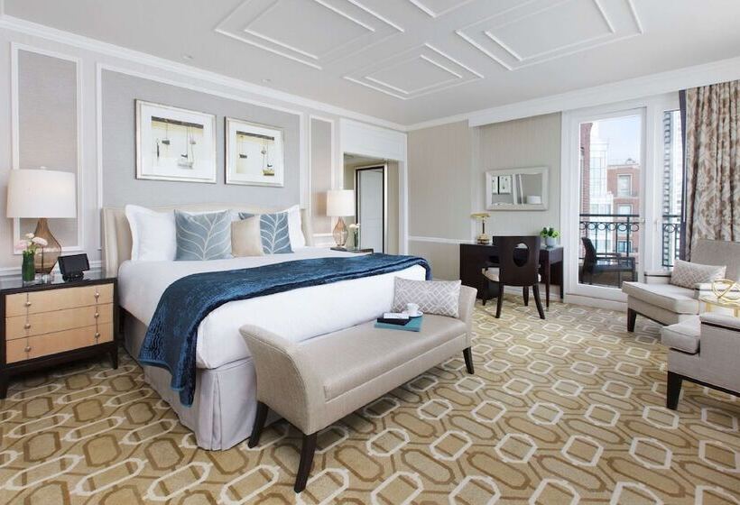 スイート, Boston Harbor