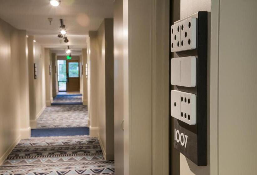 غرفة قياسية سرير كينج, Chaminade Resort & Spa