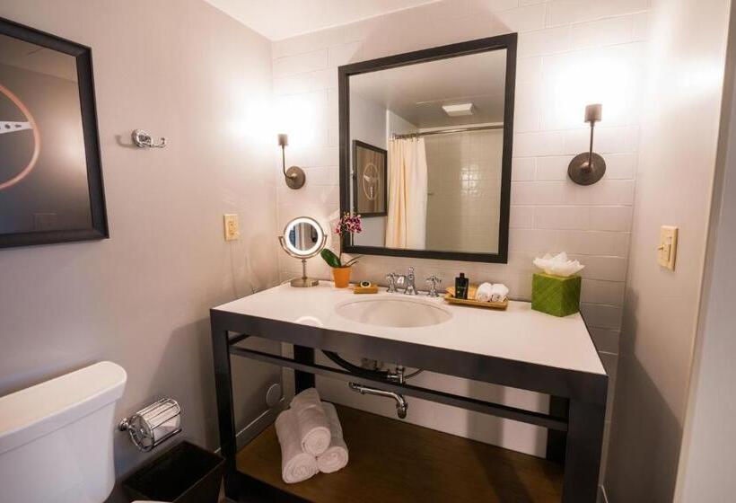 غرفة قياسية سرير كينج, Chaminade Resort & Spa