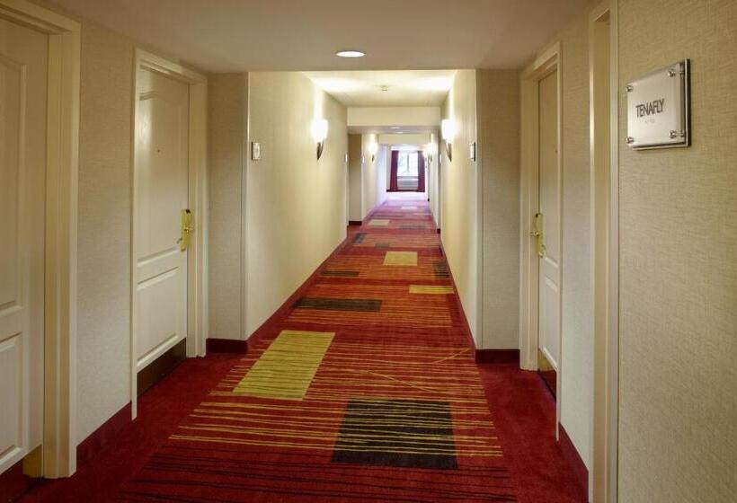 Номер Стандарт, Clinton Inn Hotel Tenafly
