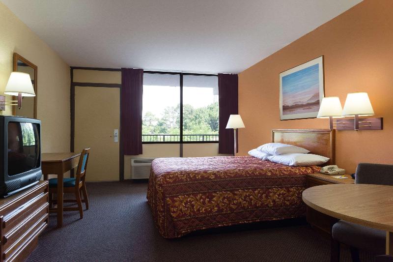 스탠다드 룸 킹사이즈 침대, Days Inn By Wyndham Raleigh South