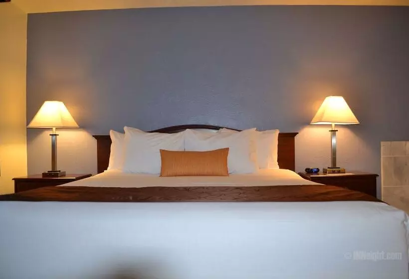 سوییت, Days Inn & Suites By Wyndham Lodi
