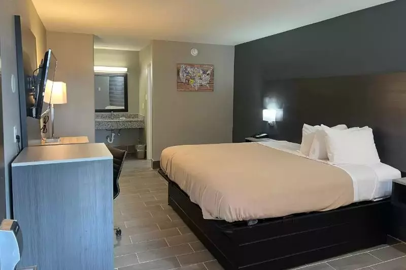 Standard-huone King-vuode, Econo Lodge Inn & Suites