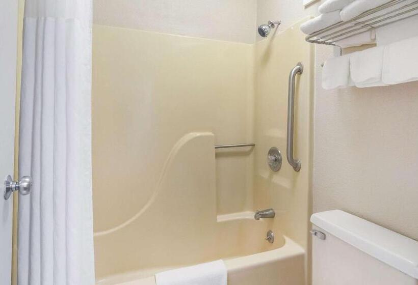 ２ダブルベッドのスタンダードルーム, Red Roof Inn Sanford