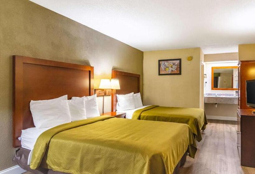 ２ダブルベッドのスタンダードルーム, Red Roof Inn Sanford