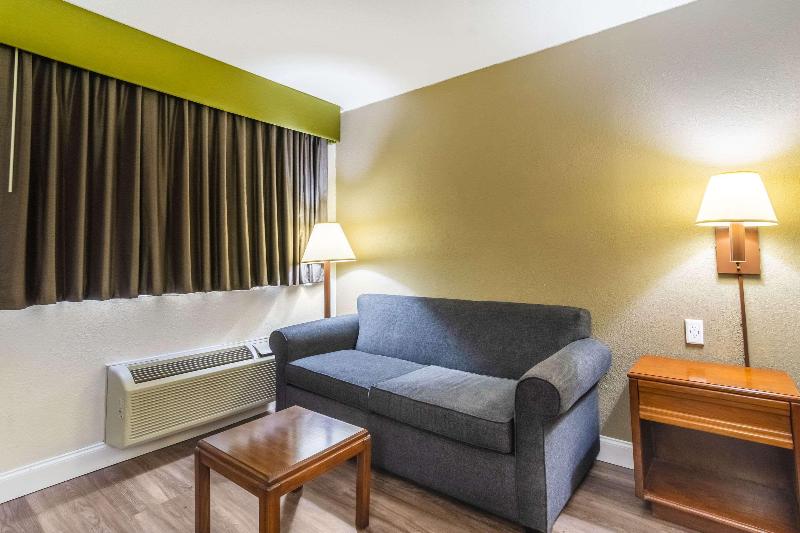 キングサイズベッドのスタンダードルーム, Red Roof Inn Sanford