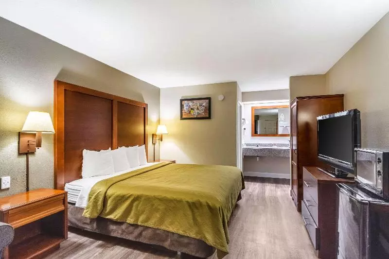 キングサイズベッドのスタンダードルーム, Red Roof Inn Sanford