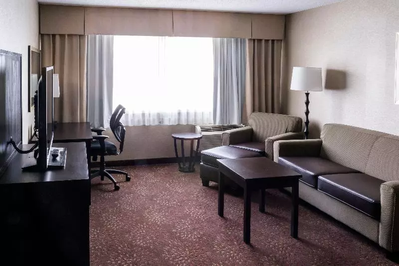 キングサイズベッドのスイートルーム, Holiday Inn Express Big Rapids, An Ihg