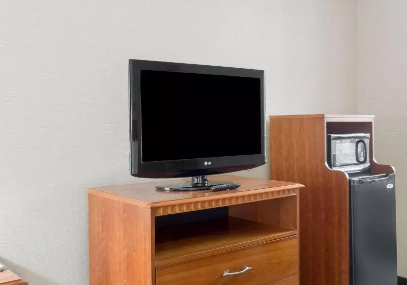 اتاق استاندارد با تخت بزرگ, Quality Inn Columbus, Ms