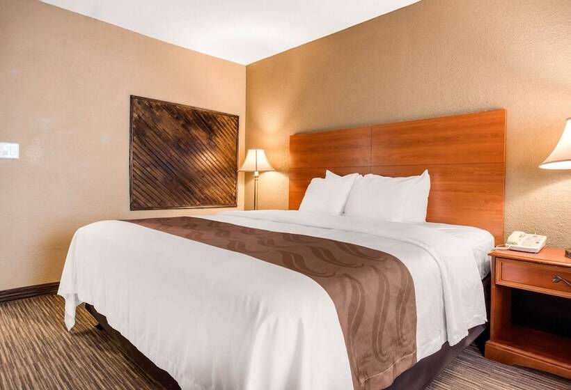 Lakosztály, Quality Inn & Suites New Castle