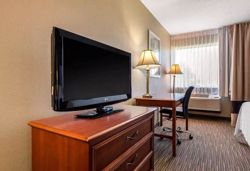 ２ダブルベッドのスタンダードルーム, Quality Inn & Suites New Castle