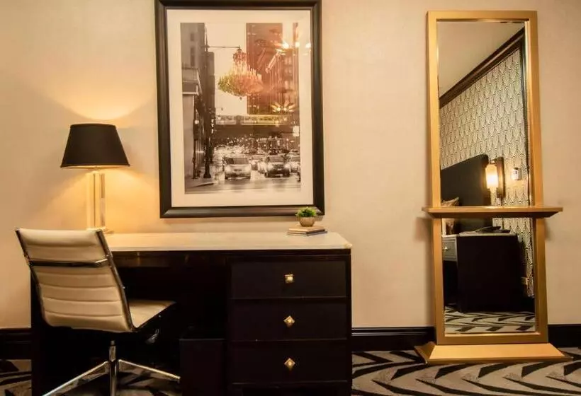 اتاق دلوکس مخصوص معلولین, The Allegro Royal Sonesta Hotel Chicago Loop