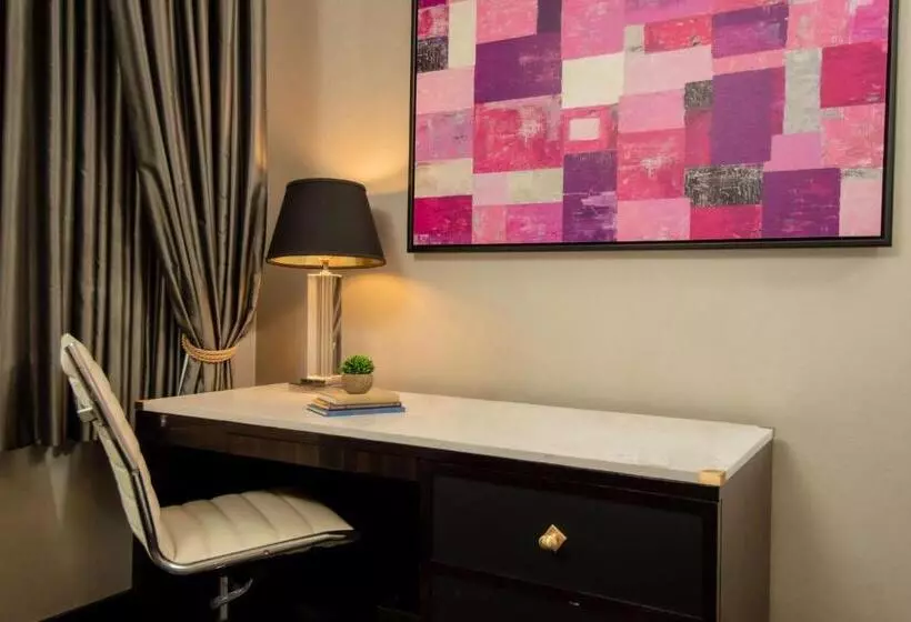 اتاق استاندارد با تخت بزرگ برای معلولان, The Allegro Royal Sonesta Hotel Chicago Loop