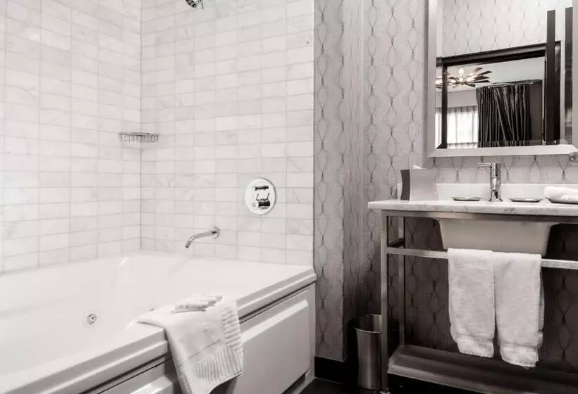 سوئیت با تخت بزرگ, The Allegro Royal Sonesta Hotel Chicago Loop