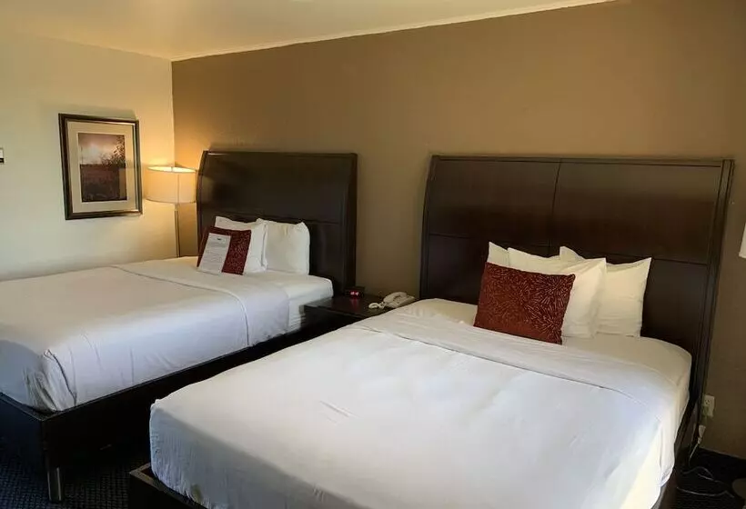 2ダブルベッドのスタンダードルーム, Travelodge By Wyndham Rapid City