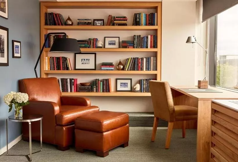 キングサイズベッドのジュニアスイート, The Study At Yale, Study Hotels