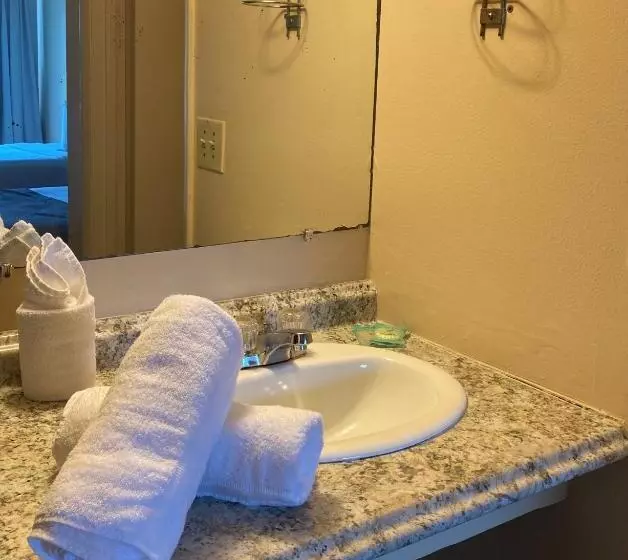 プールの見えるデラックスルーム, Altamonte Springs Hotel And Suites