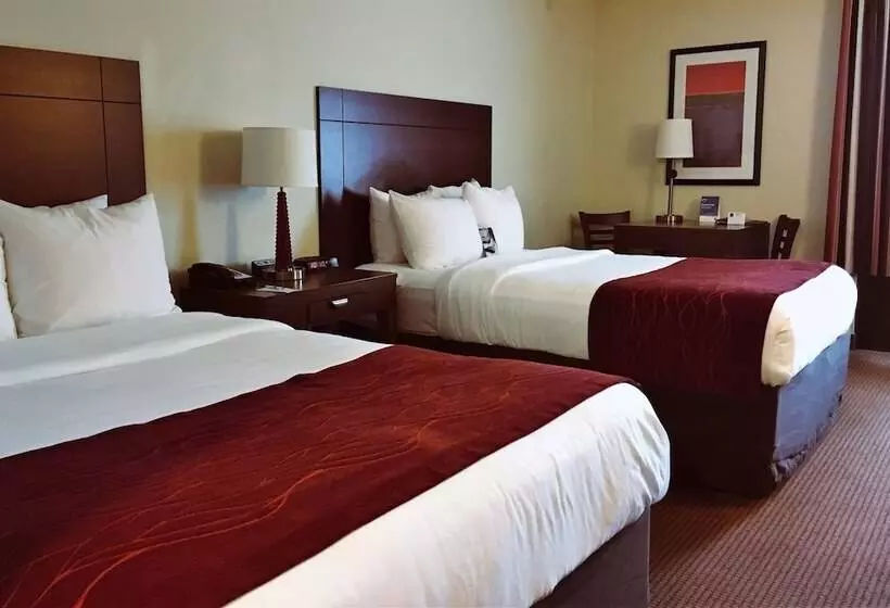２ダブルベッドのスタンダードルーム, Comfort Inn Fayetteville West Near Fort Liberty