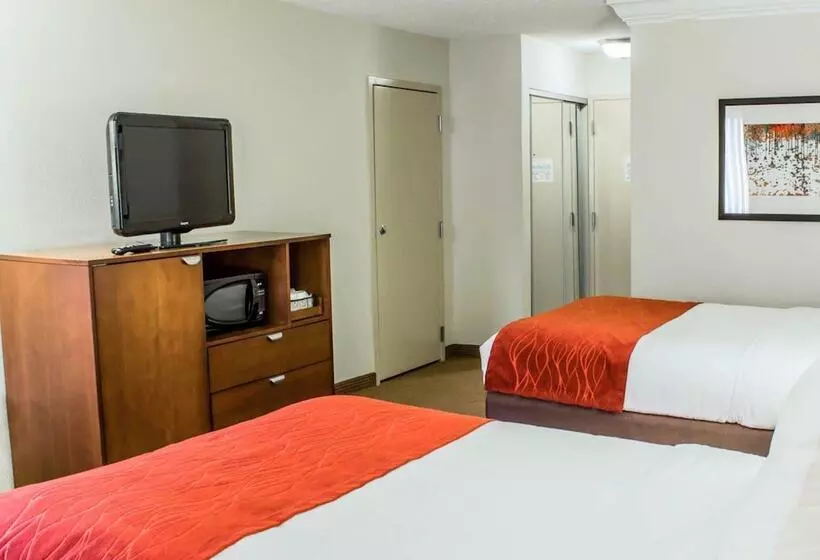 ２ダブルベッドのスタンダードルーム, Comfort Inn Fayetteville West Near Fort Liberty