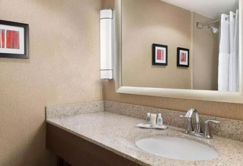 キングサイズベッドのスイートルーム, Comfort Inn Fayetteville West Near Fort Liberty