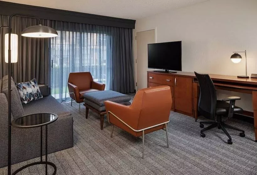 سوییت, Courtyard Anaheim Buena Park