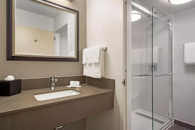 اتاق استاندارد, Courtyard Anaheim Buena Park