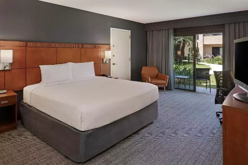 اتاق استاندارد با تخت بزرگ, Courtyard Anaheim Buena Park