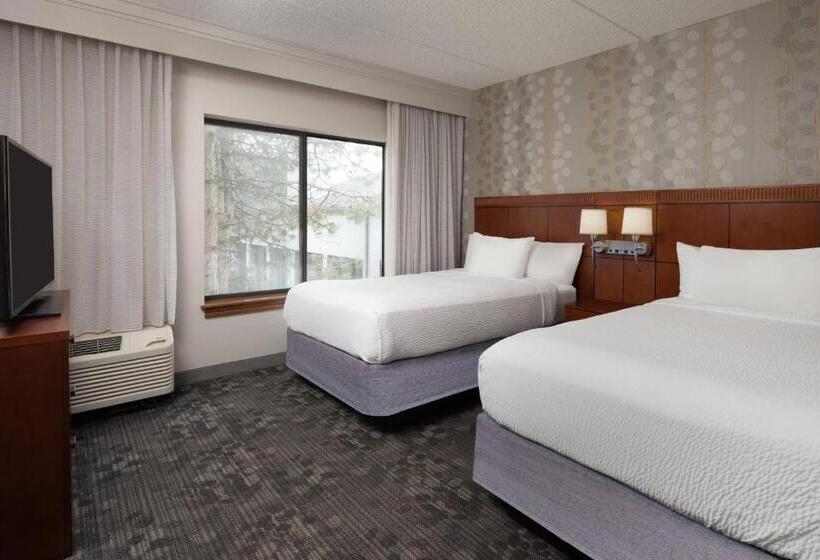 سوئیت با بالکن, Courtyard Chicago Wood Dale/itasca