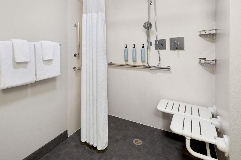 غرفة قياسية سرير كينج, Courtyard Philadelphia Valley Forge/king Of Prussia