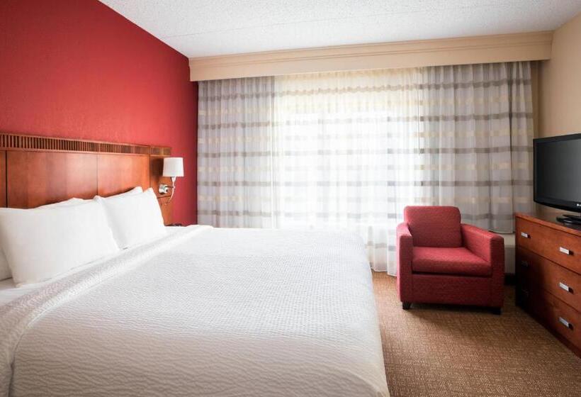 스위트 킹사이즈 침대, Courtyard St. Louis Creve Coeur