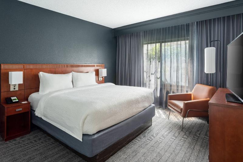 غرفة قياسية سرير كينج, Courtyard By Marriott West Palm Beach