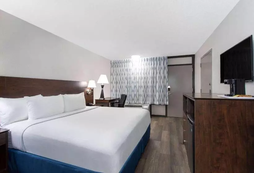 اتاق استاندارد با تخت بزرگ برای معلولان, Days Inn By Wyndham Orlando Convention Center International Drive