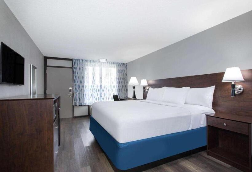 适合残疾人士使用的带超级大床的标准间, Days Inn By Wyndham Orlando Conv. Center/international Dr