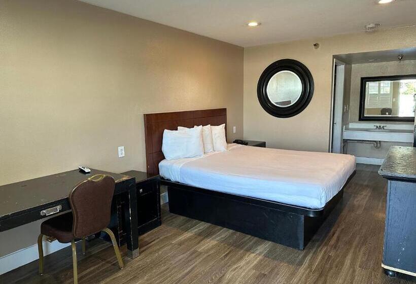 חדר סטנדרט עם מיטת קינג, The Dixie Orange County