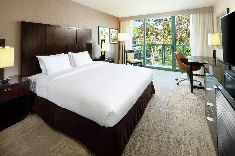 プールビュースタンダードルーム, Doubletree By Hilton San Diego   Hotel Circle