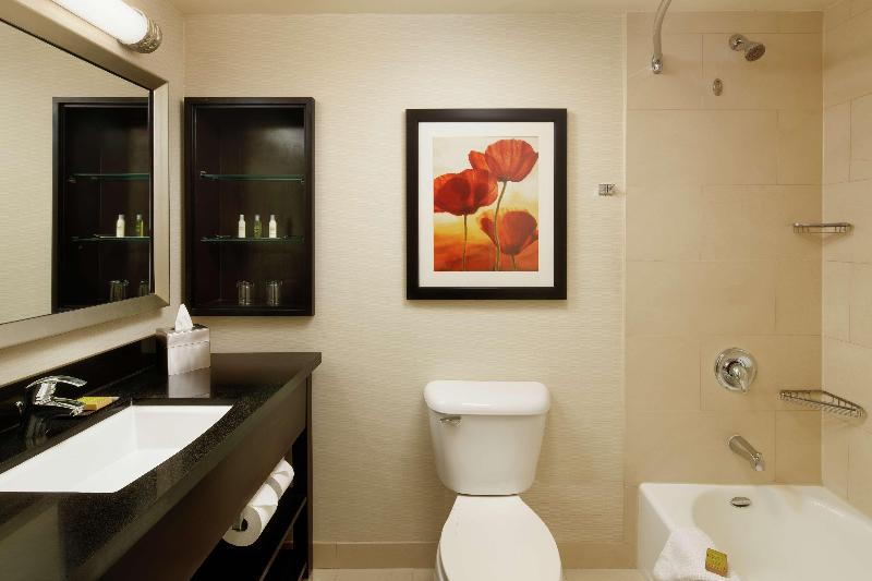 חדר סטנדרט עם מיטת קינג, Doubletree By Hilton San Diego   Hotel Circle