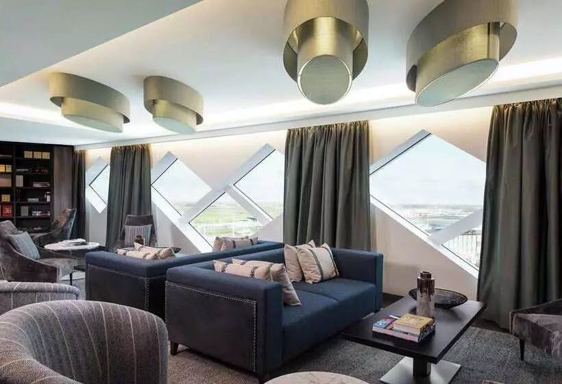 اتاق استاندارد با تخت بزرگ, Hilton Concord
